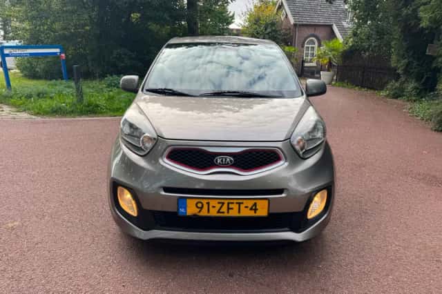 Kia Picanto (2012) thumbnail 2