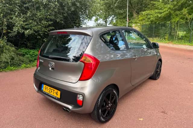 Kia Picanto (2012) thumbnail 5