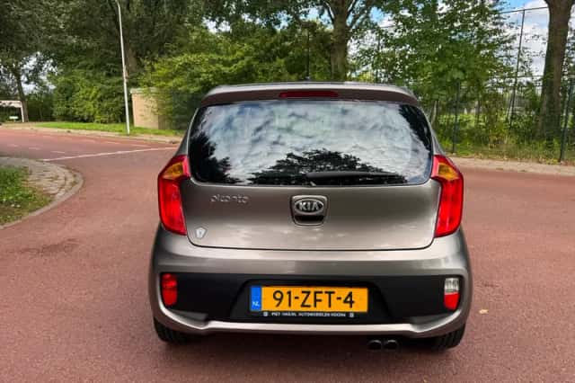 Kia Picanto (2012) thumbnail 6