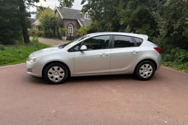 Opel Astra (2012) thumbnail 6
