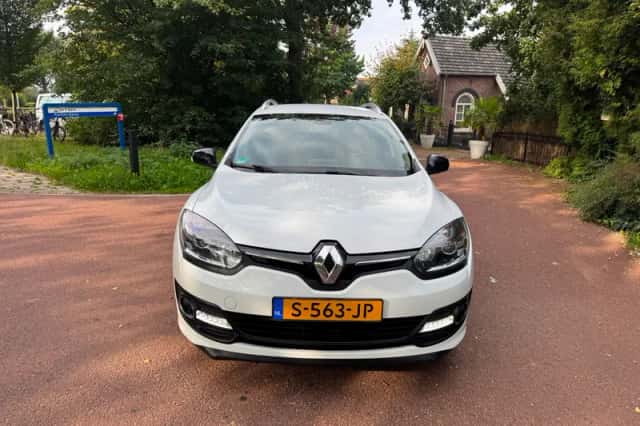 Renault Mégane (2015) thumbnail 2