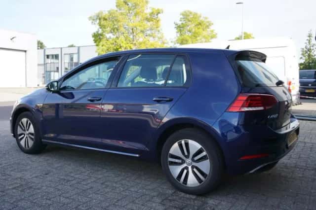 Volkswagen e-Golf (2017) thumbnail 5