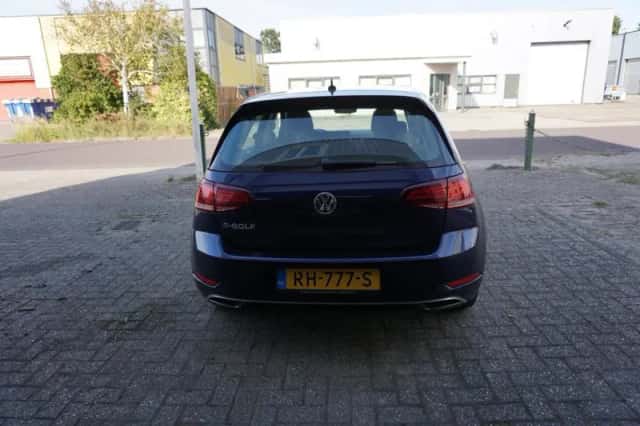 Volkswagen e-Golf (2017) thumbnail 6