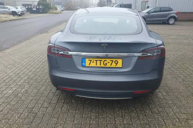 Tesla Model S (2014) thumbnail 5