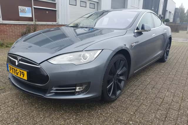 Tesla Model S (2014) thumbnail 6