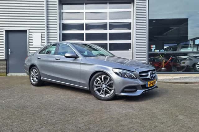 Mercedes-Benz C-Klasse (2015) thumbnail 2