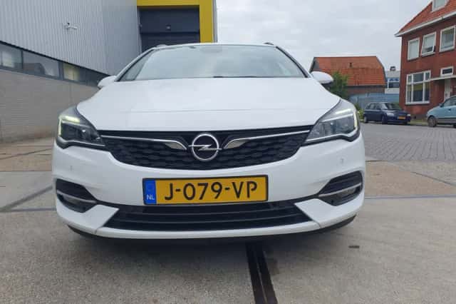 Opel Astra (2020) thumbnail 3