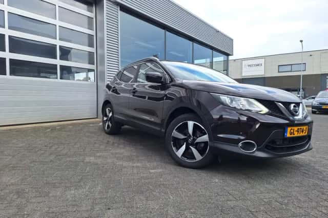 Nissan Qashqai (2015) thumbnail 1