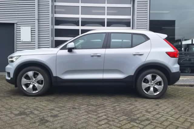 Volvo XC40 (2020) thumbnail 2