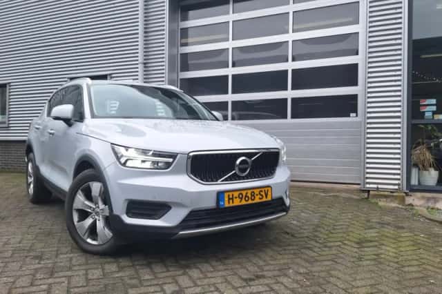 Volvo XC40 (2020) thumbnail 3