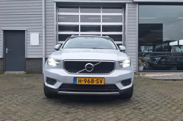 Volvo XC40 (2020) thumbnail 4