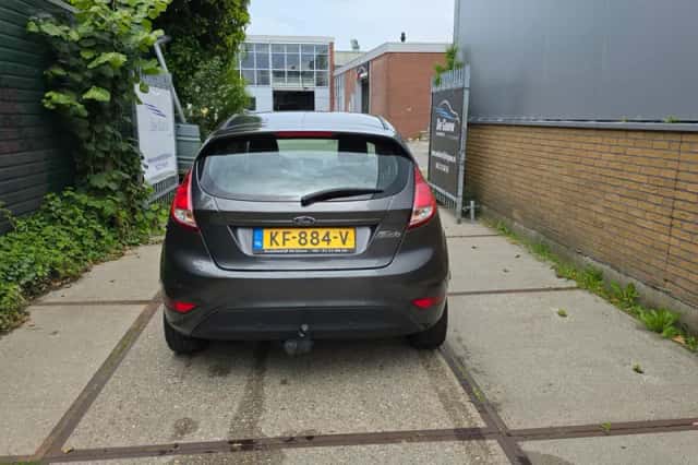Ford Fiesta (2016) thumbnail 5
