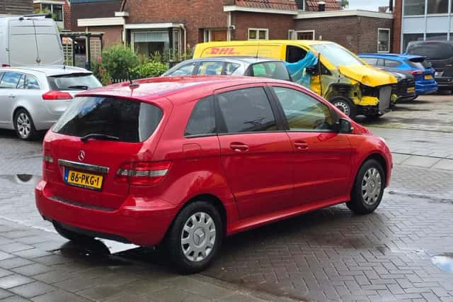 Mercedes-Benz B-Klasse (2011) thumbnail 3