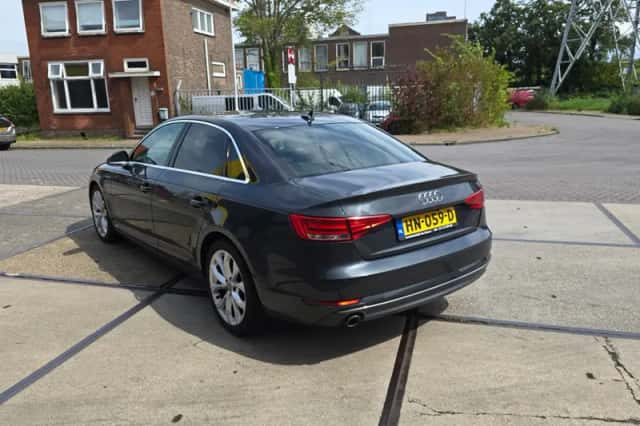 Audi A4 (2016) thumbnail 6