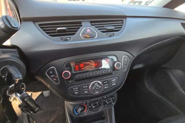Opel Corsa (2017) thumbnail 2
