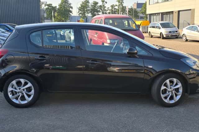 Opel Corsa (2017) thumbnail 3