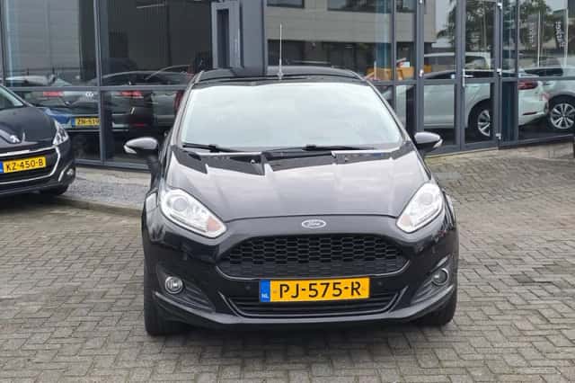 Ford Fiesta (2017) thumbnail 3