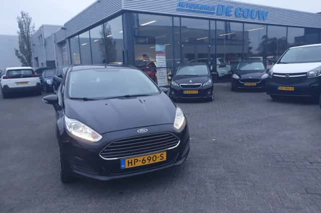 Ford Fiesta (2015) thumbnail 1