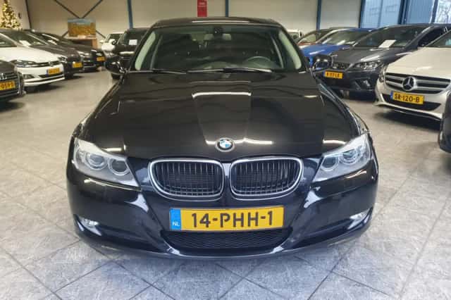 BMW 3-Serie (2011) thumbnail 3