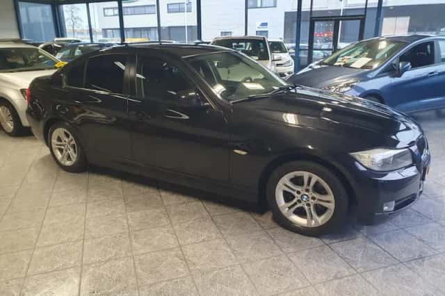 BMW 3-Serie (2011) thumbnail 6