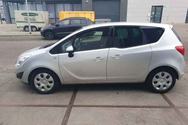 Opel Meriva (2011) thumbnail 2