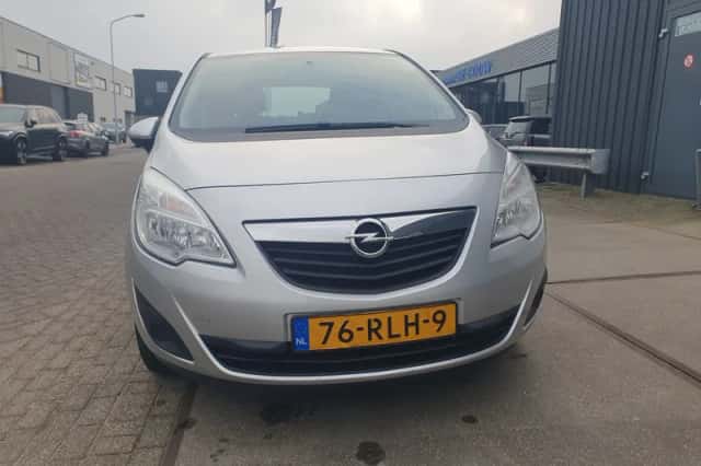 Opel Meriva (2011) thumbnail 3