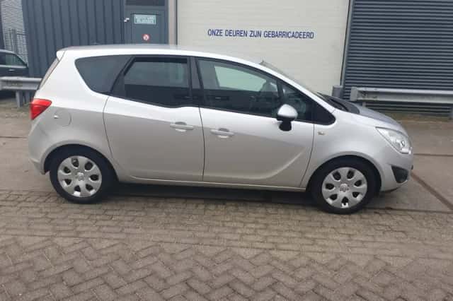 Opel Meriva (2011) thumbnail 4