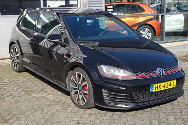 Volkswagen Golf (2015) thumbnail 6