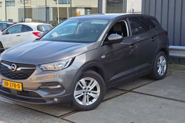 Opel Grandland (2018) thumbnail 1