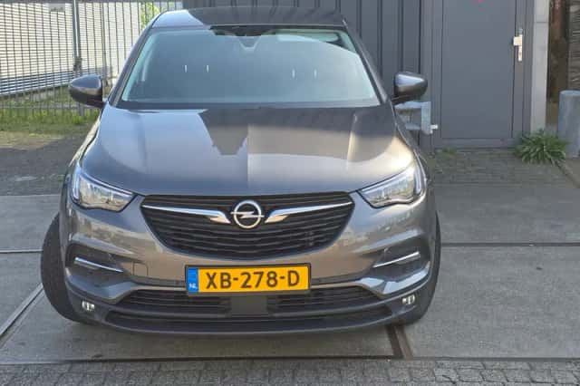 Opel Grandland (2018) thumbnail 2