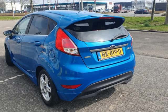 Ford Fiesta (2014) thumbnail 5