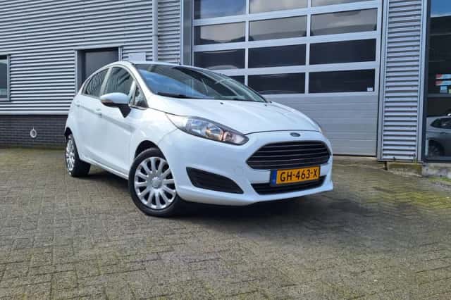 Ford Fiesta (2015) thumbnail 1