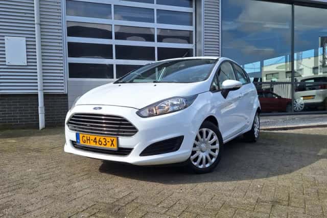Ford Fiesta (2015) thumbnail 4