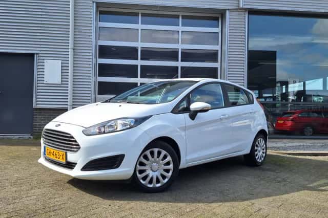 Ford Fiesta (2015) thumbnail 5