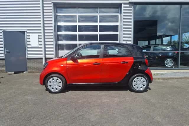 Smart ForFour (2016) thumbnail 6
