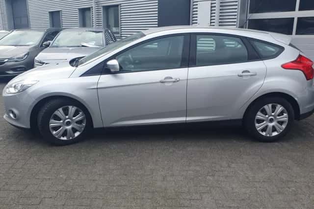 Ford Focus (2012) thumbnail 4