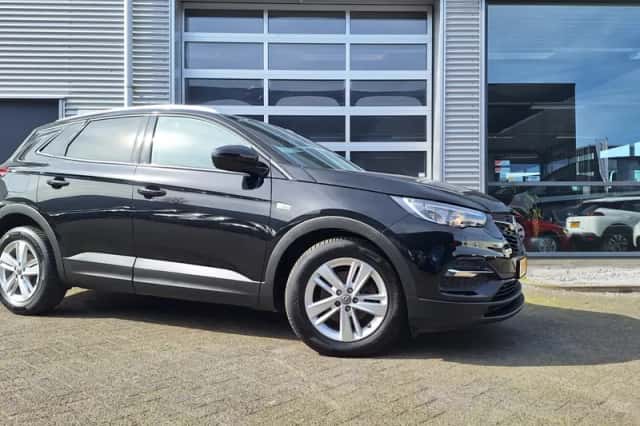 Opel Grandland (2019) thumbnail 2