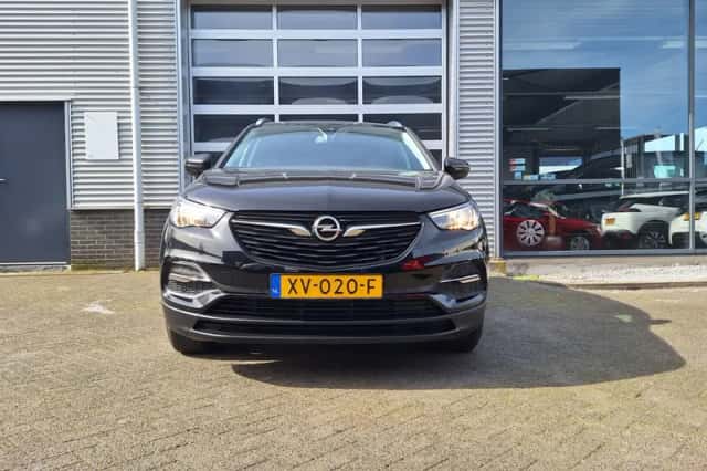 Opel Grandland (2019) thumbnail 3