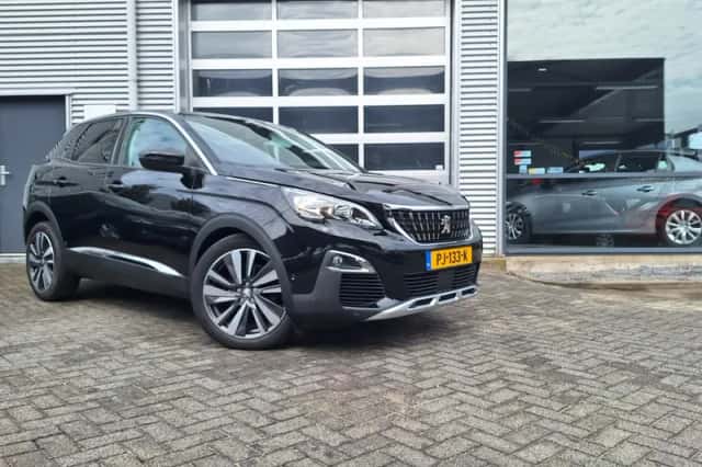 Peugeot 3008 (2017) thumbnail 2