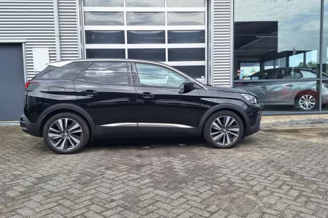 Peugeot 3008 (2017) thumbnail 6