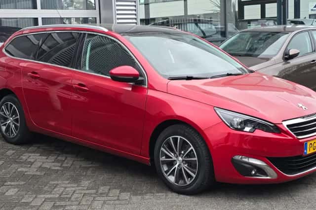 Peugeot 308 (2017) thumbnail 3