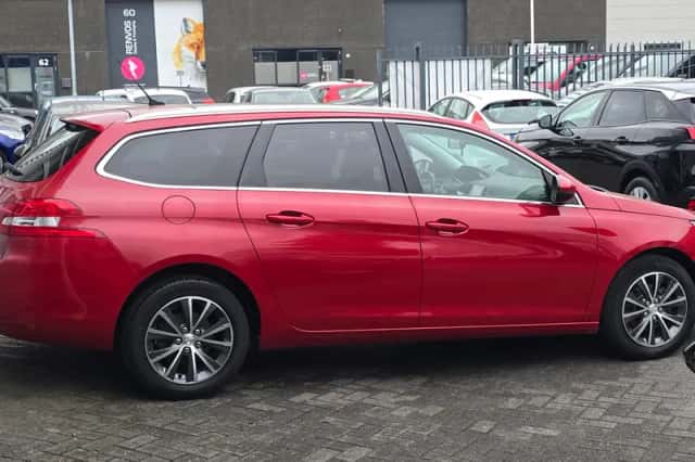 Peugeot 308 (2017) thumbnail 4