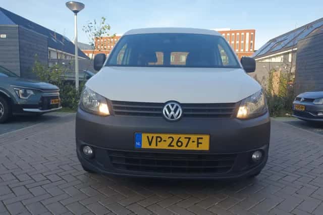 Volkswagen Caddy (2015) thumbnail 3