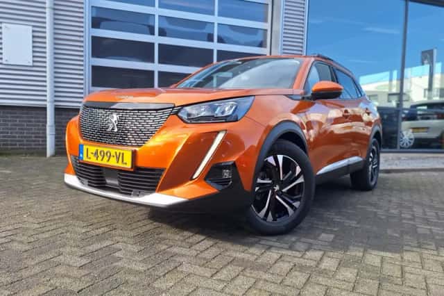 Peugeot 2008 (2021) thumbnail 4