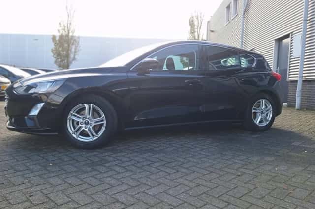 Ford Focus (2019) thumbnail 3