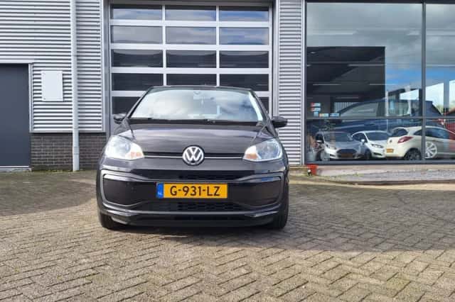 Volkswagen Up! (2019) thumbnail 2