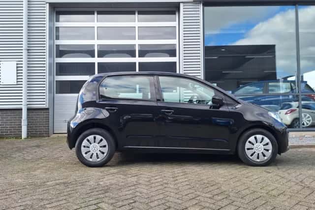 Volkswagen Up! (2019) thumbnail 6