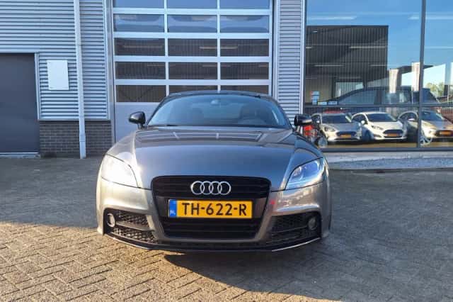 Audi TT (2013) thumbnail 2