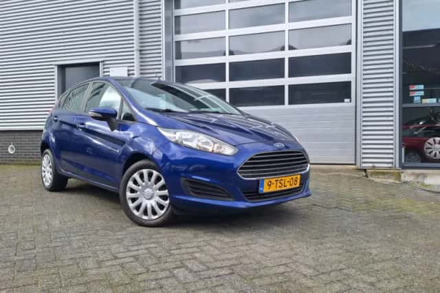 Ford Fiesta (2014) thumbnail 2
