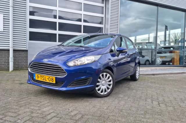 Ford Fiesta (2014) thumbnail 3